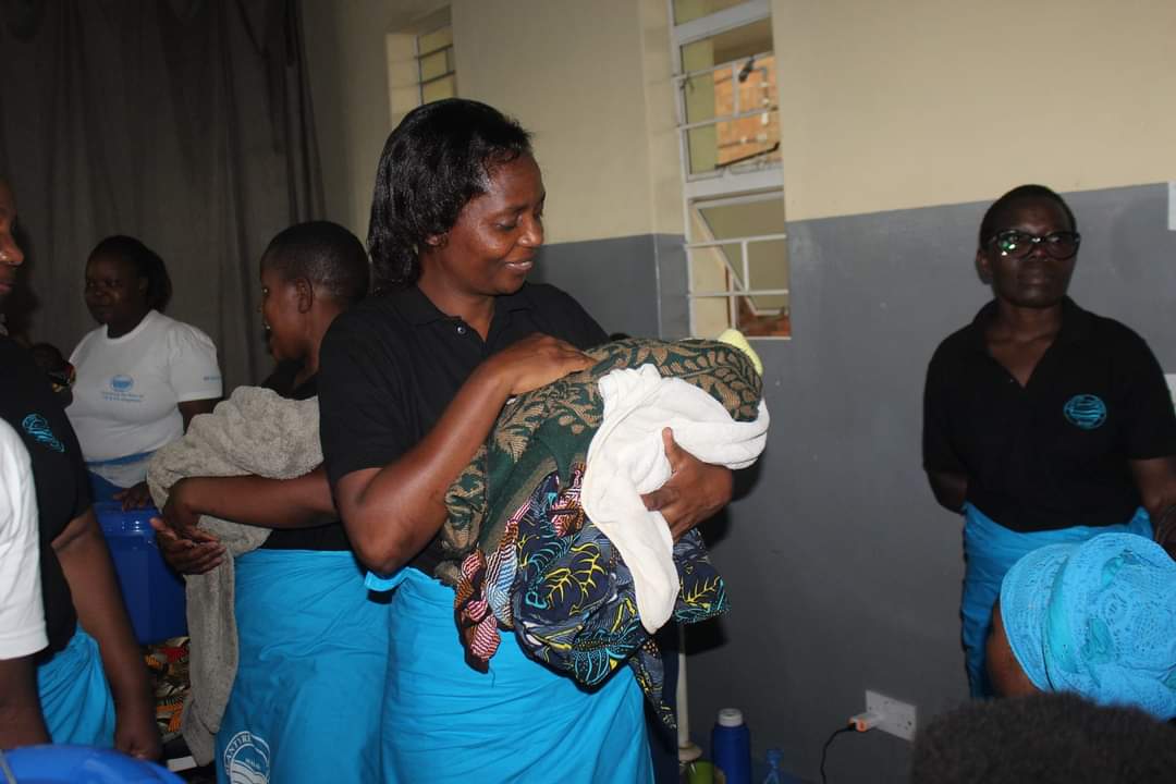 BWB Women Give Early Christmas to Maternity Patients